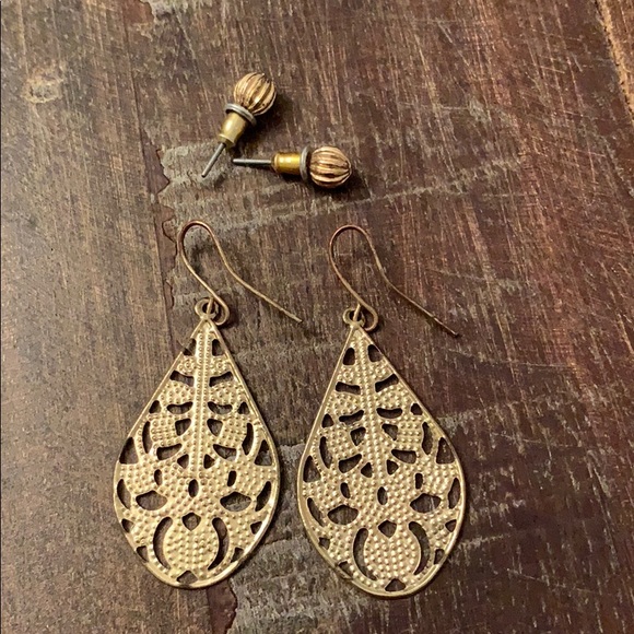 Earring bundle!!! - Picture 2 of 7